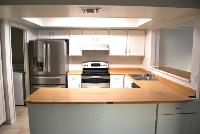 Foto del edificio - 2057 W Village Dr