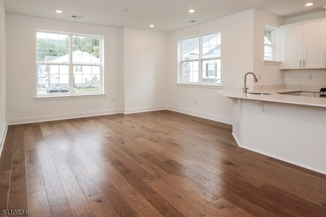 Foto del edificio - 71 Veterans Wy