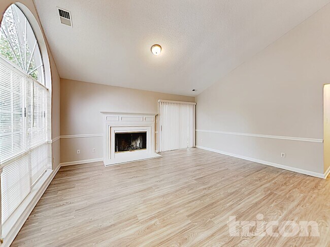 Foto del edificio - 5513 Southminster Ln