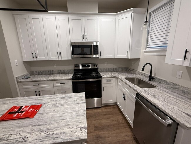 Building Photo - 209 Hoover Dr