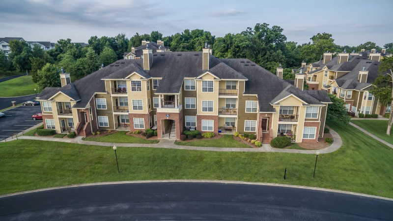Foto principal - 1100 Crystal Spring Ln
