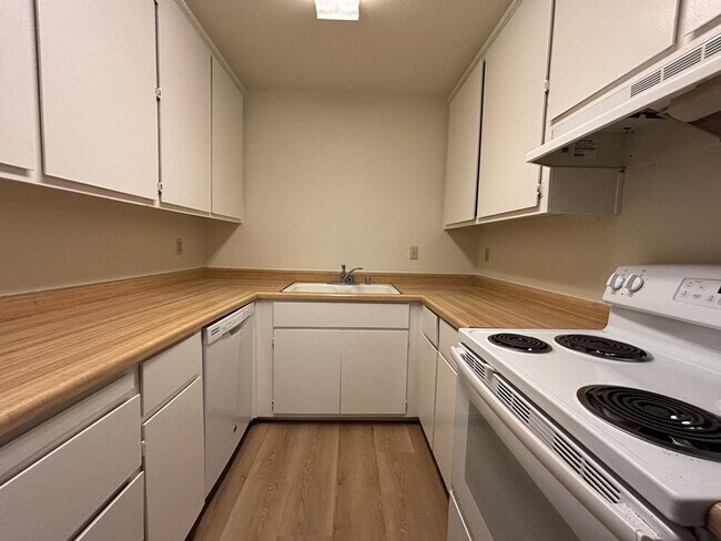 Foto del edificio - 857 Adams Terrace