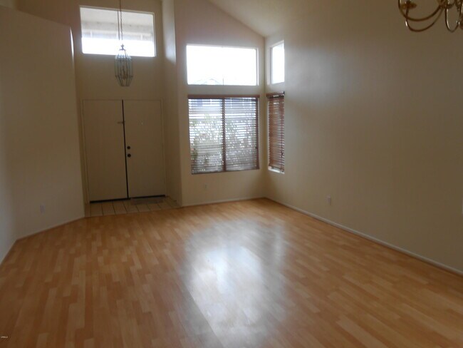 Foto del edificio - 10471 Mammoth St