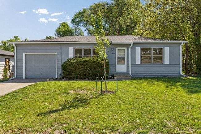 Building Photo - 7013 La Vista Dr