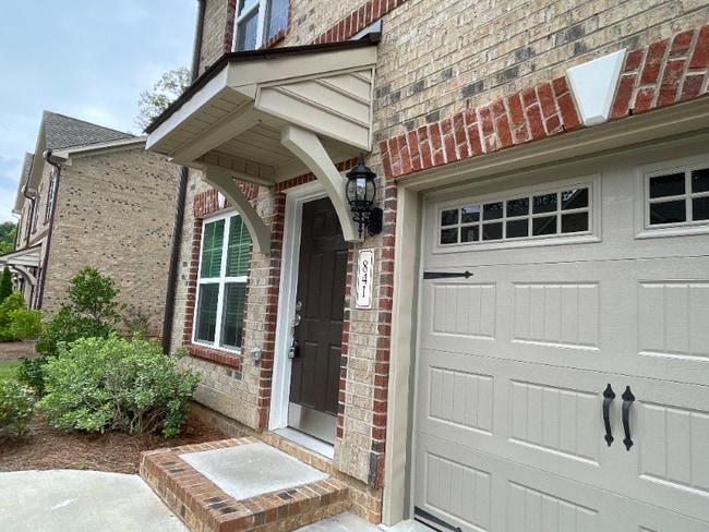 Building Photo - 833 Silver Leaf Dr