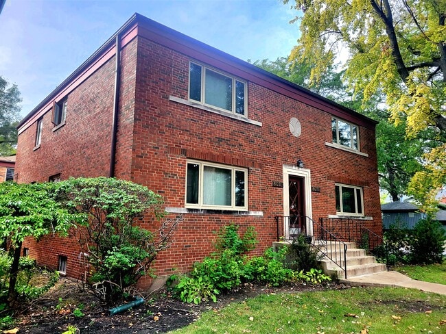 Building Photo - 8029 Lake St