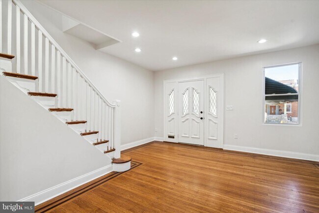 Building Photo - 6825 N 18th St