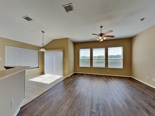 Foto del edificio - 645 Chalk Knoll Rd