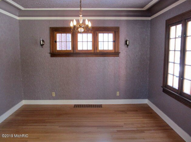 Building Photo - 1437 Hillcrest Ave