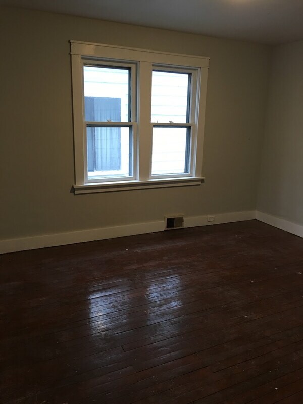 Building Photo - 284 Riverside Ave