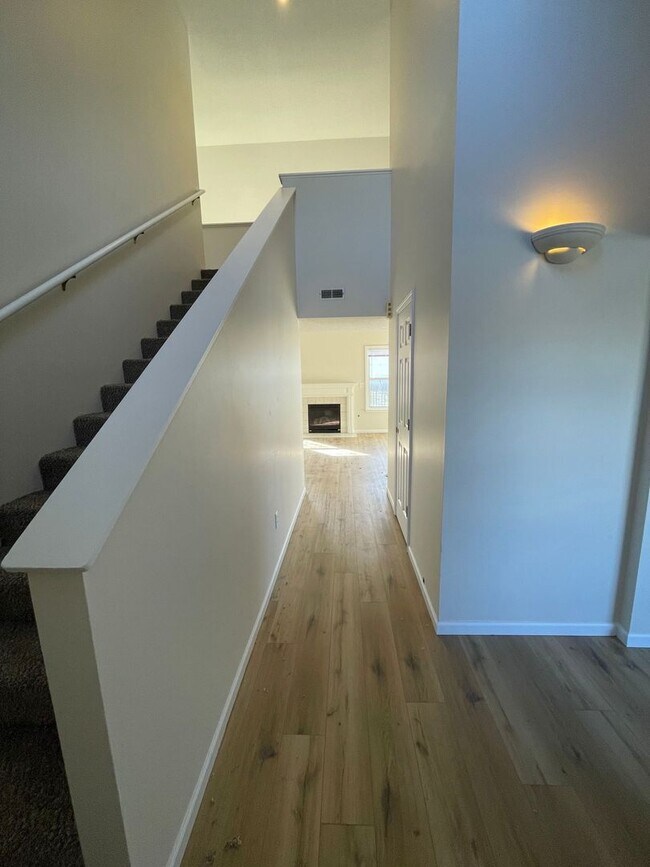 Foto del edificio - 4 bed 2.5 bath home in quiet Seven Oaks Subdivision