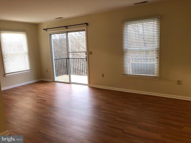 Foto del edificio - 15 Stonewall Ct