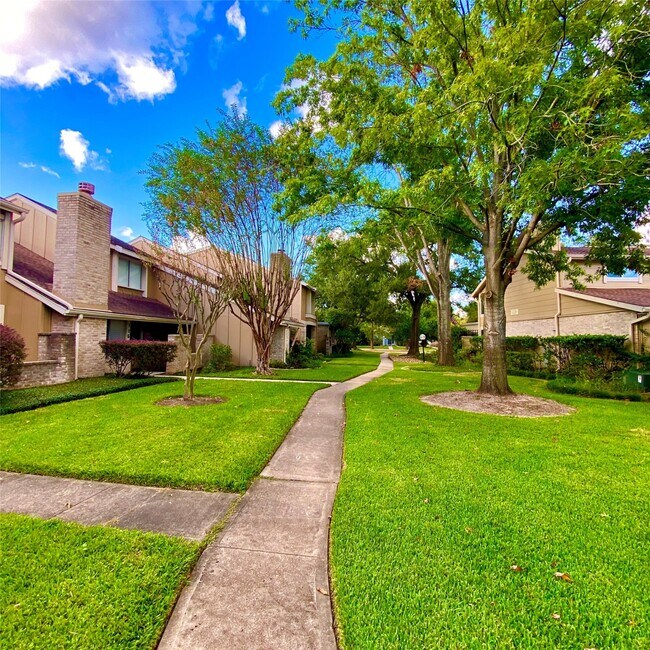 Foto del edificio - 11643 Southlake Dr