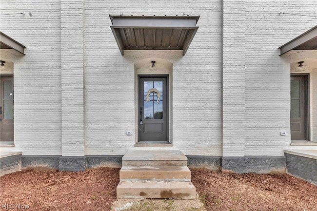 Building Photo - 2130 W 42nd St