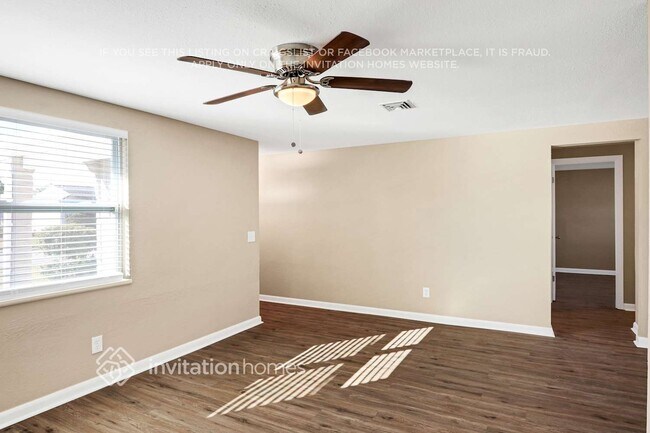 Foto del edificio - 6231 Seabreeze Dr