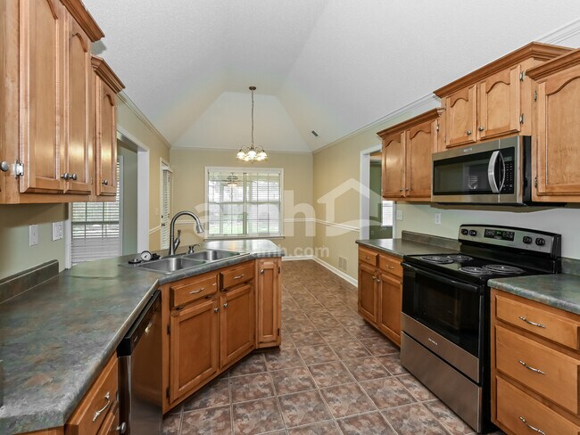 Building Photo - 6291 Ivy Trails Dr