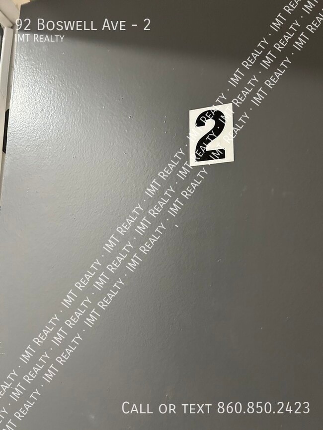 Foto del edificio - 92 Boswell Ave