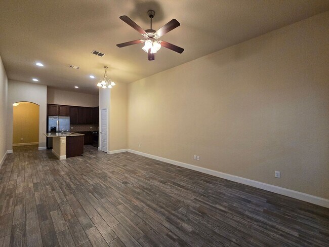 Building Photo - Walk to Historic Gruene! Fridge Included /...
