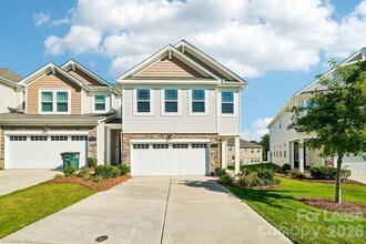 Building Photo - 15618 Little Bluestem St
