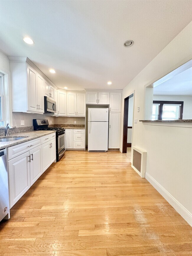 Building Photo - 177 Trapelo Road, Belmont, MA 02478 - 2 BR...