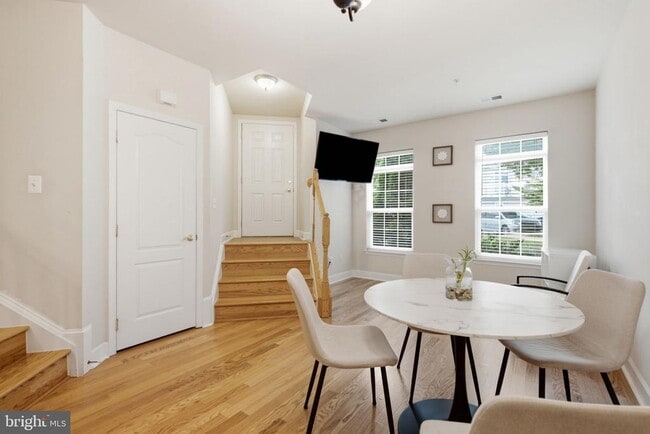 Foto del edificio - 13624 Dover Cliffs Pl