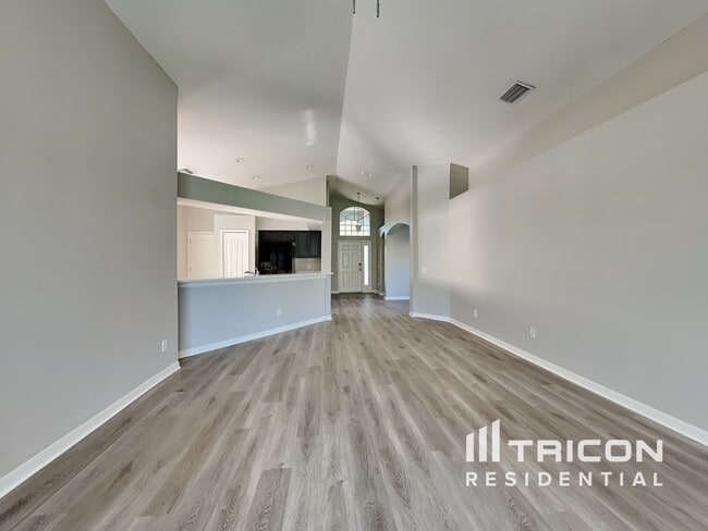 Building Photo - 31333 Heatherstone Dr