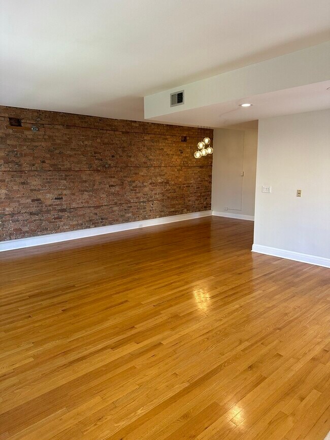 Foto del edificio - 536 N Clark St