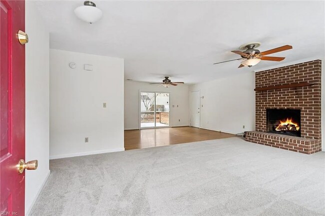 Foto del edificio - Beautifully Renovated 3BR/2BA Home in Smithfield, VA - Move in Ready!