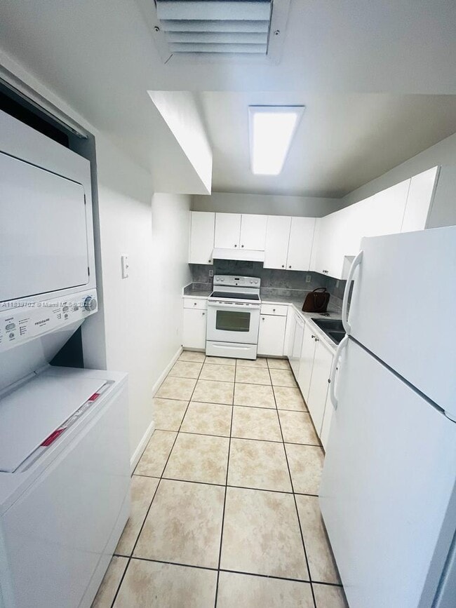Foto del edificio - 8261 NW 8th St