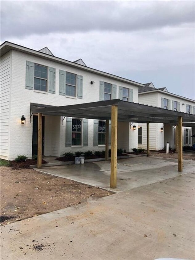Primary Photo - Brand New Townhome for Lease