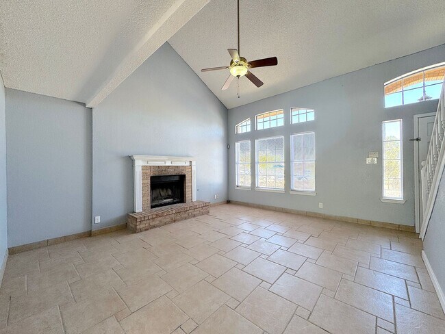 Foto del edificio - West El Paso 4 Bed/2Bath