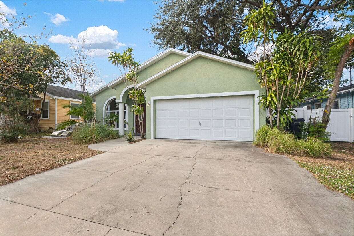Foto principal - Updated Home in Tampa Heights