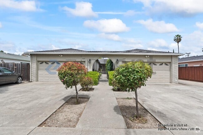 Building Photo - 3185 Country Dr
