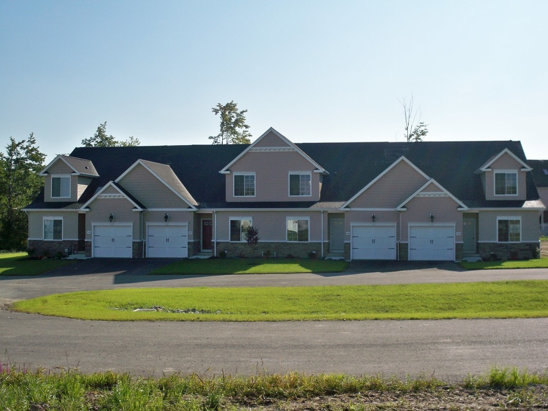 132 Slate Bottom Dr, Depew, NY 14043 Condo for Rent in Depew, NY