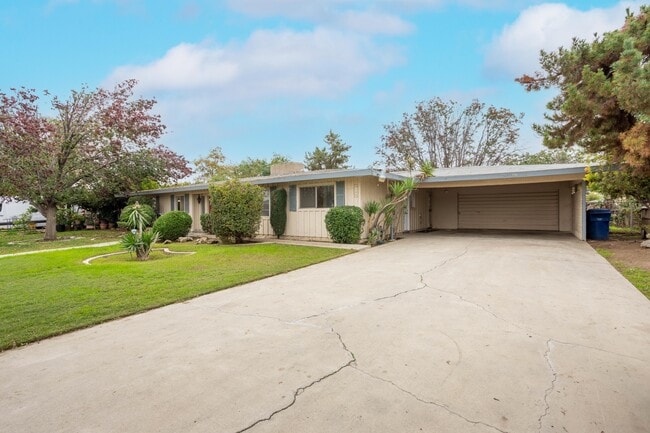 Building Photo - 8309 Hall Rd