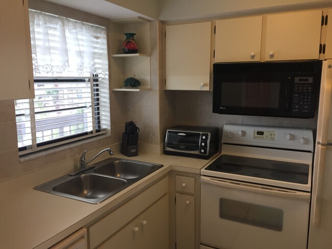 Building Photo - 2 Bedroom Condo at Popular Anglers Cove Co...