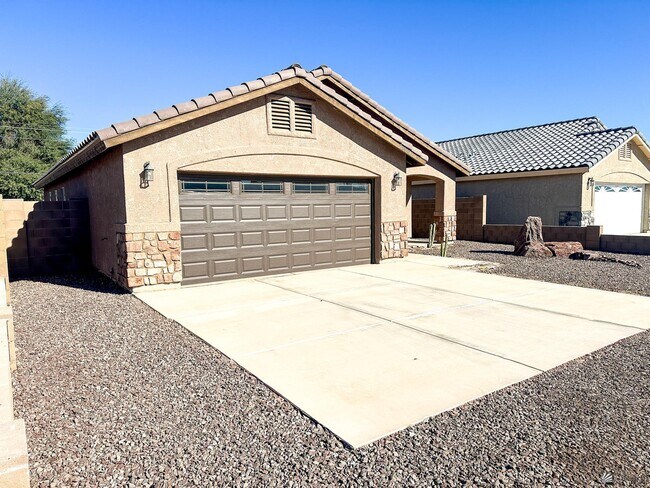 Building Photo - 28810 Arizona Ave