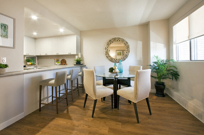 Building Photo - Trillium Apartments