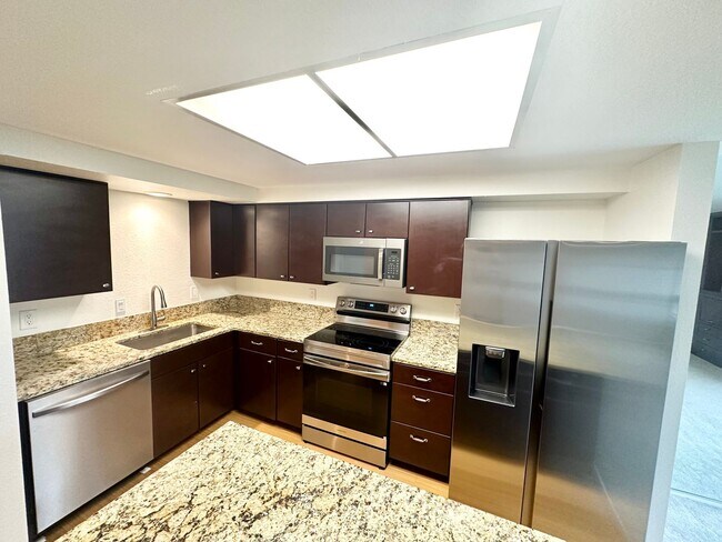 Foto del edificio - Northgate 2-bed, 2-bath Condo with outdoor Pool!