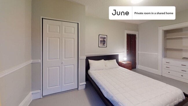 Building Photo - Room in Shared 4 bed/2 bath home