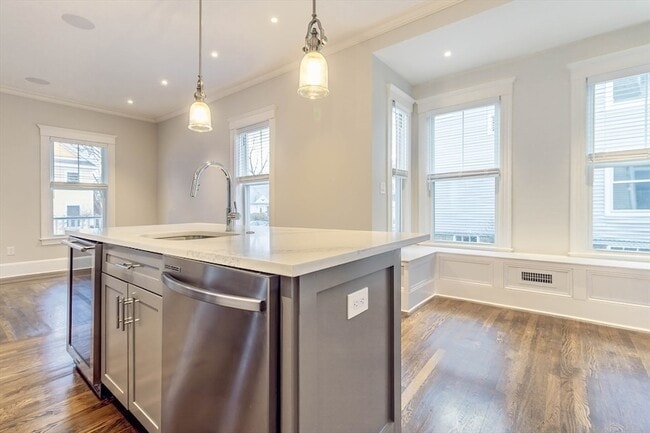 Building Photo - 151 Beaver St