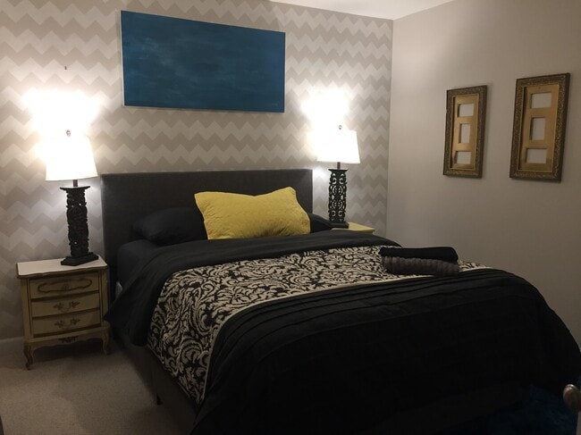 Building Photo - 2-4 Hickory Ridge