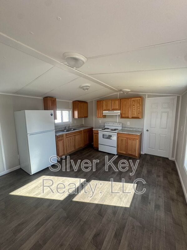 Building Photo - 3000 US-11