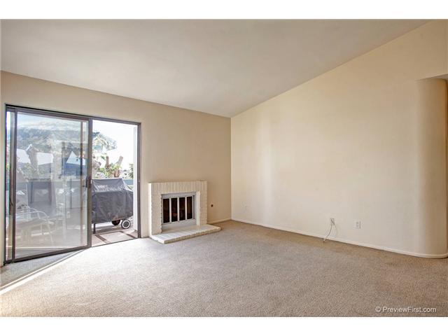Family Room - 13222 Salmon River Rd
