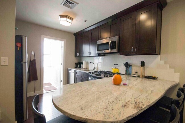 Foto del edificio - 409 Adams St