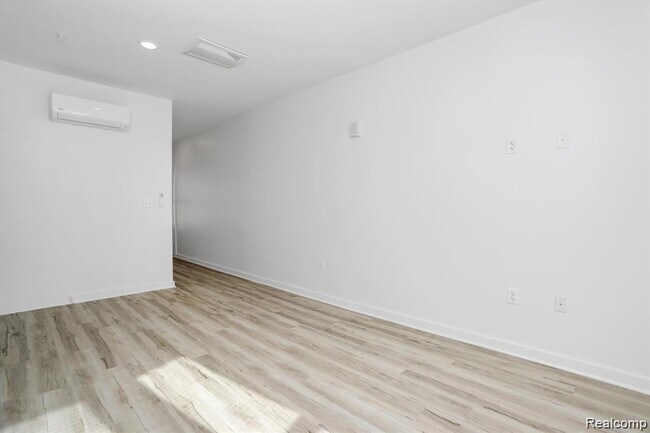 Foto del edificio - 799 E Grand Blvd