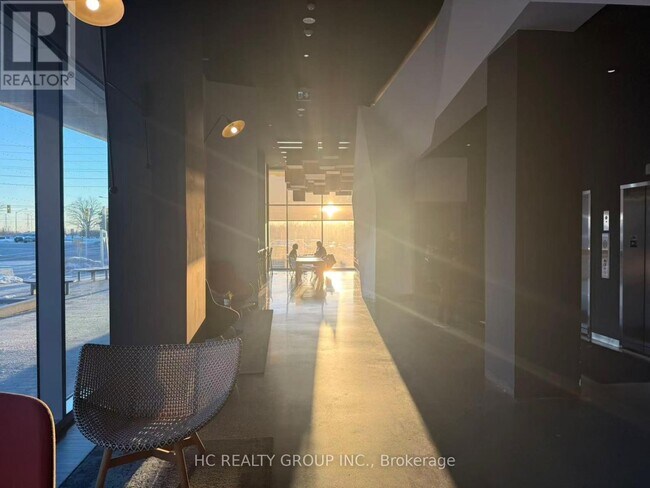 Photo du bâtiment - 10 Rouge Valley Dr W