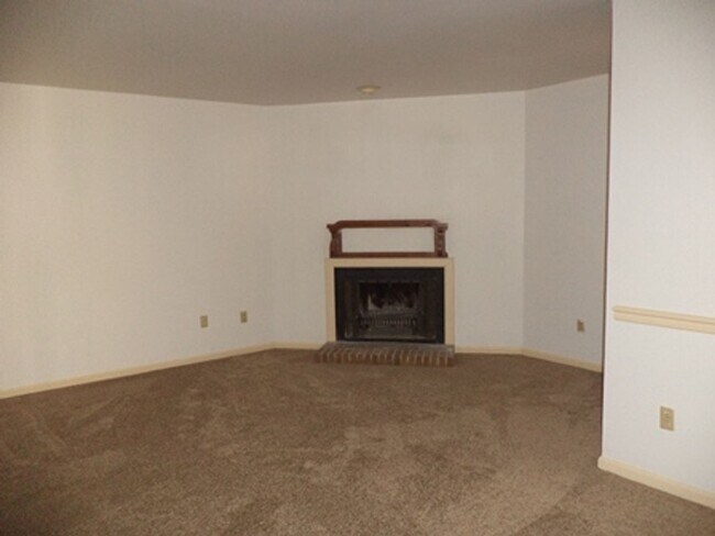 Foto del edificio - 310-E Patriot Lane, Williamsburg, VA - Ava...