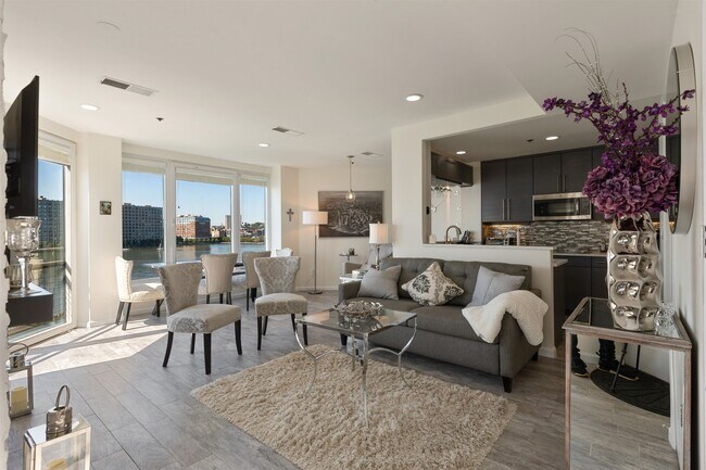 Foto del edificio - 600 Harbor Blvd
