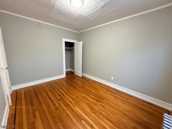 Foto del edificio - 17 Elwood Pl